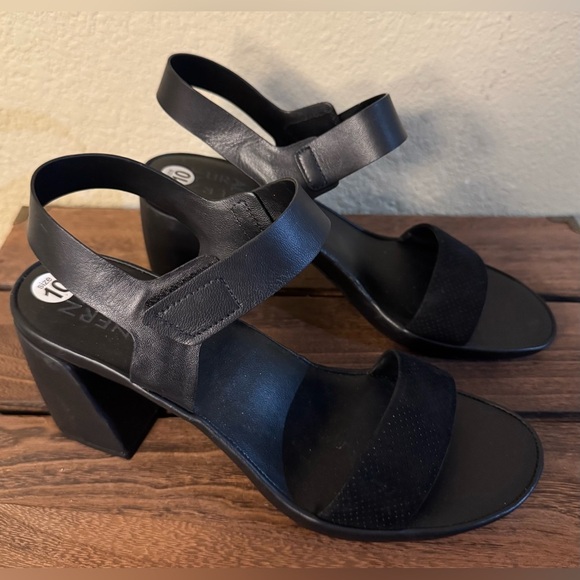 Naturalizer Glenn-Rise 2 Sandals Black New No Box some marks on heel Size 10 - Picture 4 of 11